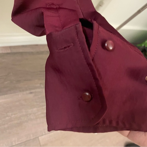 Red blouse - Picture 3 of 4